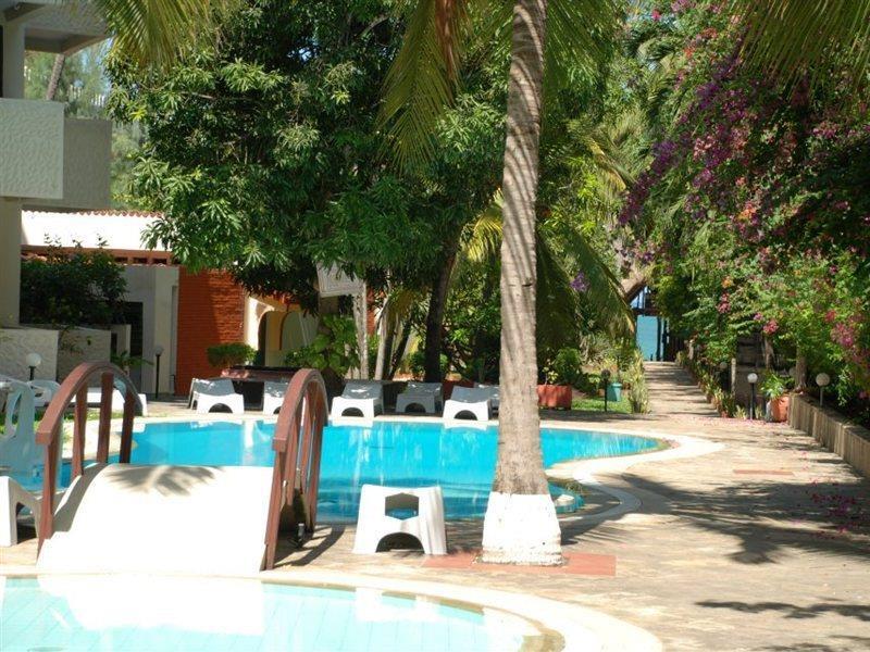 Indiana Beach Apartments Bamburi Extérieur photo