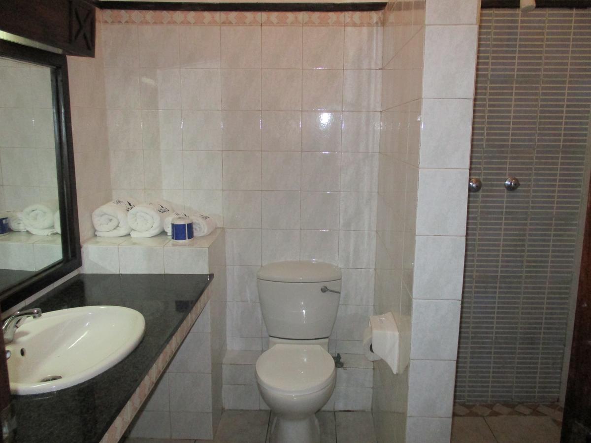 Indiana Beach Apartments Bamburi Extérieur photo
